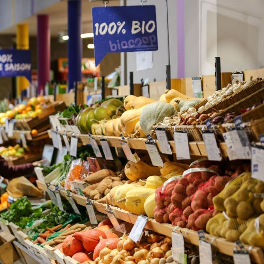 Fruits dans un magasin Scarabée Biocoop