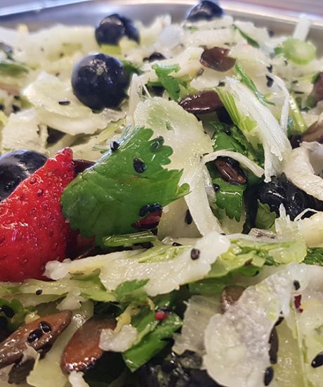 https://scarabee-biocoop.life/salade de fenouil aux fruits rouges