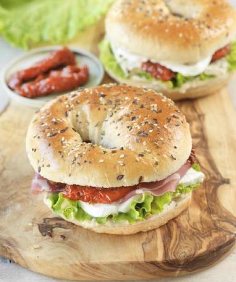 https://scarabee-biocoop.life/Bagel d'été au houmous