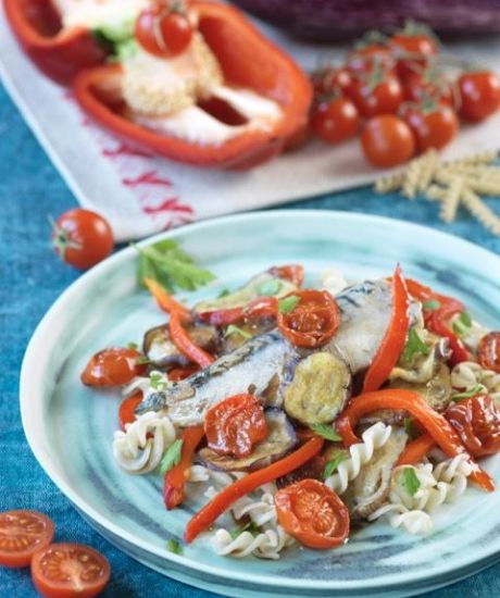 https://scarabee-biocoop.life/Salade de légumes grillés, tomates confites et maquereaux